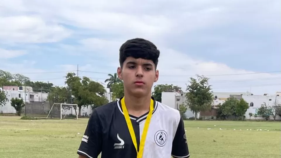 Campeón goleador y MVP del torneo  Copa Dorada Elite, en la categoría Juvenil B, Christopher Perea Ibarra, del equipo Atlético Español.