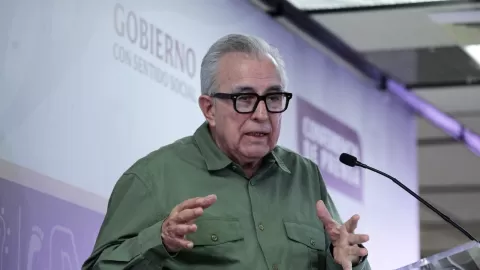 Reconversión de planteles permitirá a cientos de jóvenes sinaloenses estudiar el bachillerato: Rocha Moya