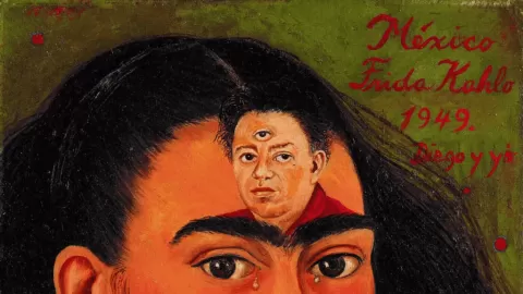 Historiadores mexicanos debaten el impacto de la subasta récord de una obra de Frida Kahlo en el patrimonio nacional