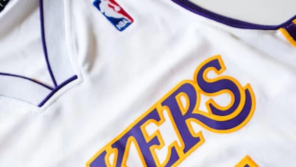 NBA 2025: Choque de Titanes Thunder vs. Lakers Lidera la Jornada del 12 de Noviembre con Partidos Electrizantes y Duelos Estelares
