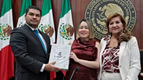 Recibe Congreso el IV Informe del Gobernador Rubén Rocha Moya