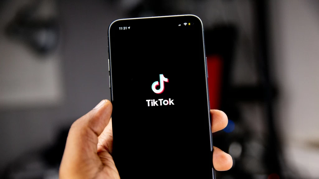 TikTok Shop Desafía a eBay: Proyecta $15 Mil Millones en Ventas en EE. UU. y Supera los $19 Mil Millones Globales en Q3