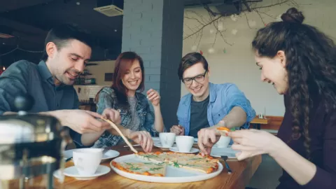 De Amistad, Amores y Otras Perversiones: El Menú Perfecto para Compartir
