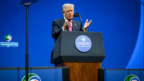 Misión Génesis: Trump Impulsa la Ciencia con IA de Vanguardia para la Seguridad y el Liderazgo Global, Comparada al Proyecto Manhattan