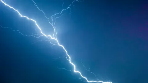 Desentrañando el Misterio del Rayo: Modelos Matemáticos Revelan Secretos Antes de la Tormenta Eléctrica