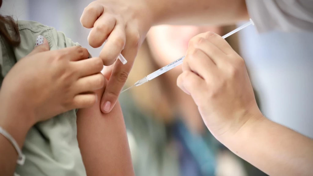 Secretaría de Salud Lanza Gran Campaña de Vacunación Invernal 2025-2026: Protege tu Salud Contra Influenza, COVID-19 y Neumococo Gratuitamente