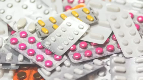 Salud Garantiza Suministro de Medicamentos al 96%; Desmiente Desabasto y Asegura Abasto para 2025 y 2026