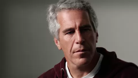 La Administración Trump Publica Parcialmente Archivos de Jeffrey Epstein: Víctimas y Legisladores Condenan Redacciones y Retrasos