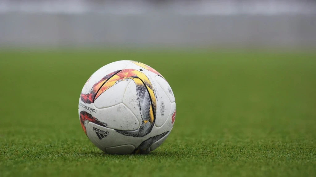Fútbol HOY 8 de febrero de 2026: Guía Completa de Partidos EN VIVO y Canales de Transmisión