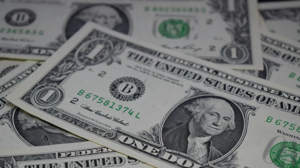 Dólar en México HOY 16 de Febrero: Peso Se Estabiliza en 17.16 Unidades Pese a Baja Liquidez por President's Day