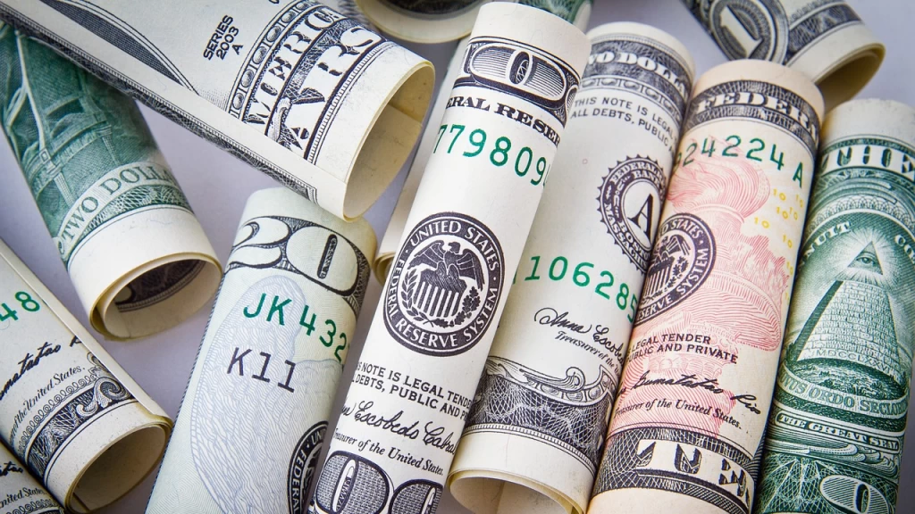 Dólar en México Alcanza 17.65 MXN el 5 de Marzo: Peso Mexicano Cede Ante Tensión en Medio Oriente