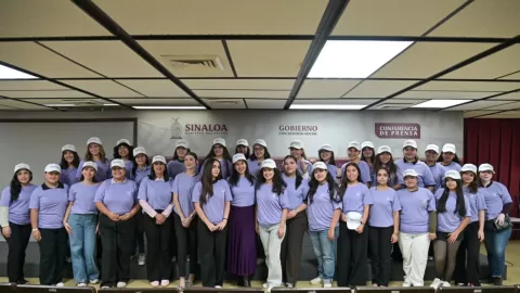 Toman protesta 68 mujeres que integrarán la Brigada Violeta de la Secretaría de las Mujeres