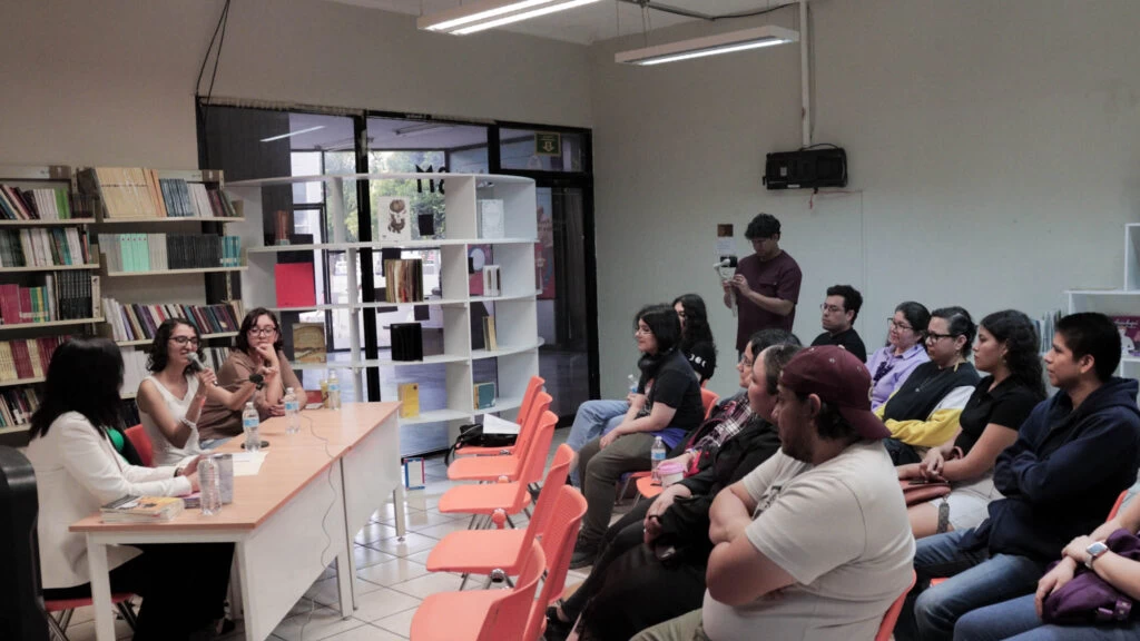 Reflexionan sobre la escritura femenina y sus desafíos en la literatura sinaloense