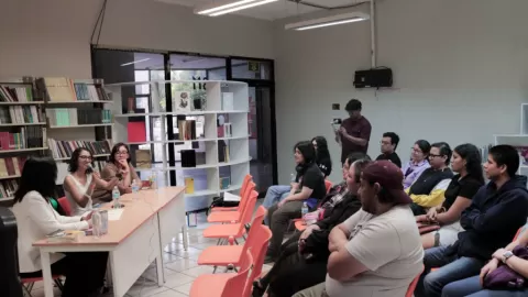 Reflexionan sobre la escritura femenina y sus desafíos en la literatura sinaloense