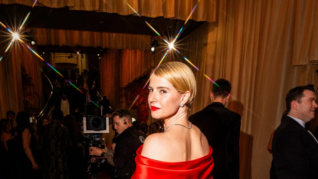 Alfombra Roja Oscar 2026: Plumas, Colores Vibrantes y Glamour Clásico Marcan Tendencia en la Gala del Cine