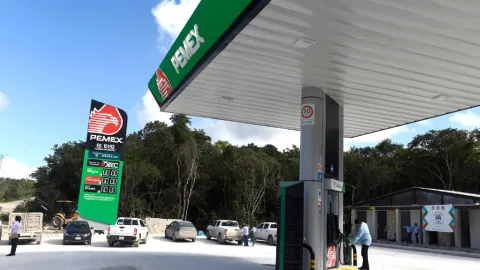 México: Pagos Digitales Obligatorios en Gasolineras y Casetas para 2026