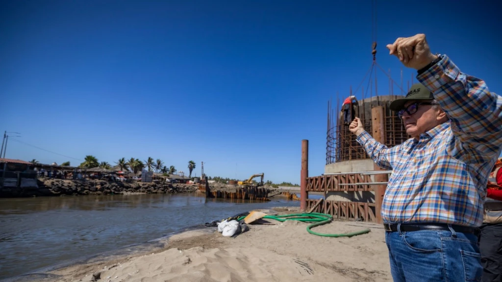 Gobernador Rocha Moya supervisó la construcción del puente Bellavista-Boca del Río-Las Glorias