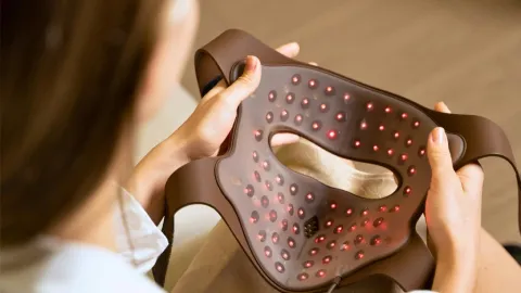 Bioestimulación con Luz Roja: La Tendencia de Belleza que Conquista a Celebridades y Atletas