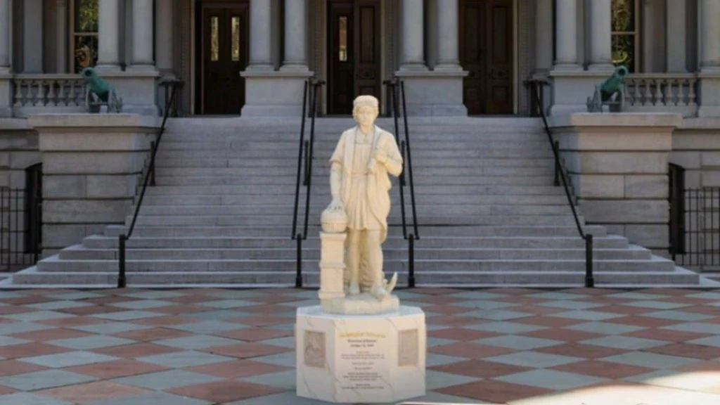 Trump Reaviva Debate: Estatua de Cristóbal Colón en la Casa Blanca Desafía la Narrativa
