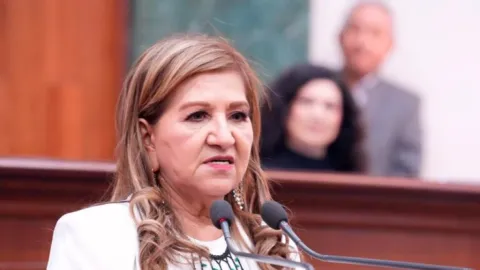 Invita Tere Guerra a parlamentarias a seguir rompiendo los techos de cristal