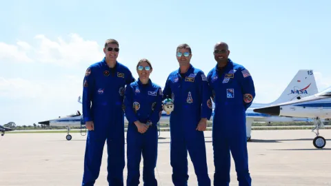 Astronautas de Artemis II Llegan al Centro Kennedy: ¡Cuenta Regresiva para el Regreso Humano a la Órbita Lunar!