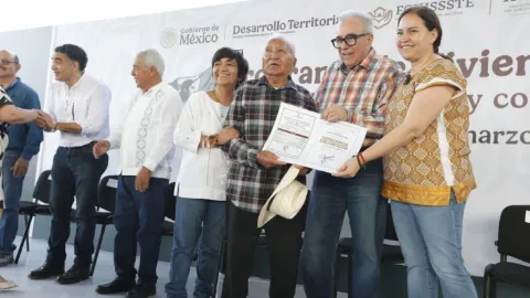 Gobernador Rocha Otorga Certeza Jurídica a Más de Mil Familias en Eldorado: ¡Seguridad Patrimonial Garantizada!