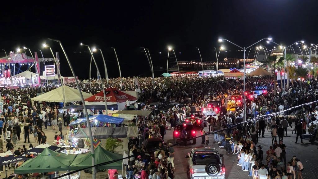 Más de 82 mil personas asisten al Carnaval de Altata