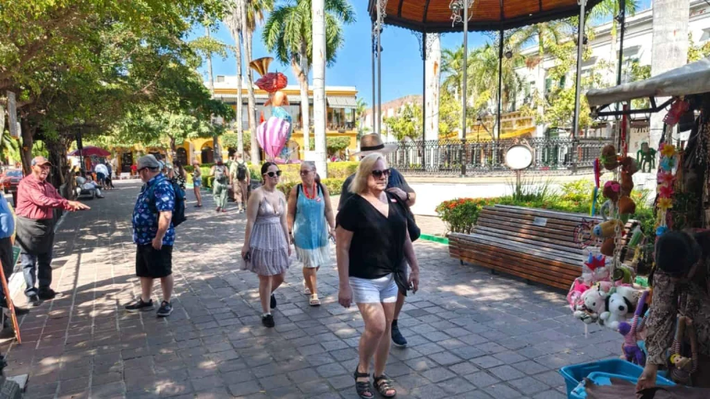 Más de 57 mil cruceristas visitaron Mazatlán durante el mes de marzo