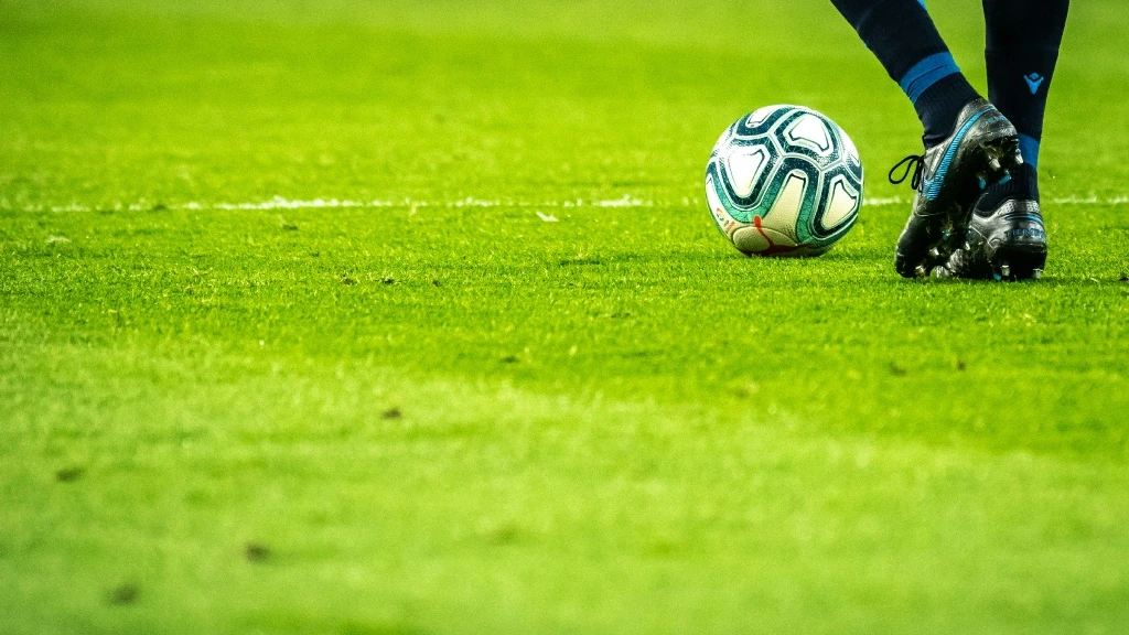 ¡Sábado de Fútbol! Liga MX, MLS y Europa Encienden el 4 de Abril con Duelos Cruciales