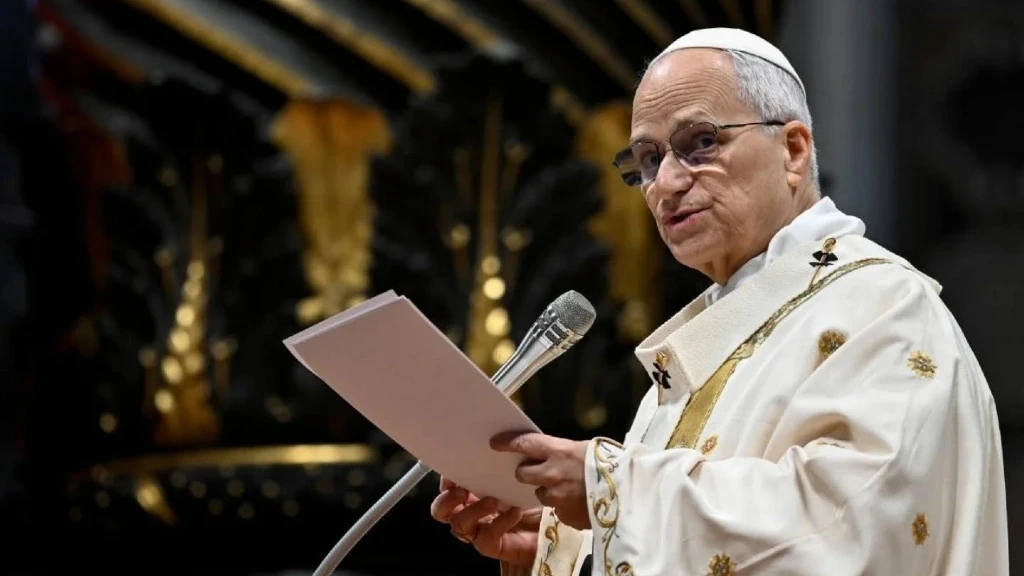 Papa León XIV Implora Paz y Llama a Combatir la Indiferencia ante la Violencia en Mensaje de Pascua desde el Vaticano