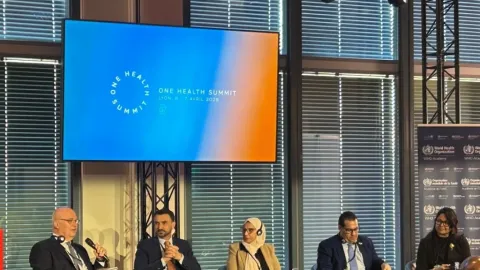 Cumbre 'One Health' en Francia: Líderes Globales Unen Fuerzas Contra Pandemias y la Amenaza del Plástico