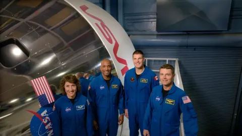Artemis II: Astronautas Ultiman Preparativos para el Regreso a la Tierra Tras Histórico Viaje Lunar