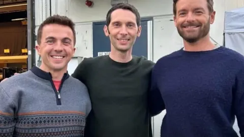 Estrellas de 'Malcolm el de en medio' ¡en México! Frankie Muniz, Christopher Masterson y Justin Berfield en un evento imperdible de La Mole 2026