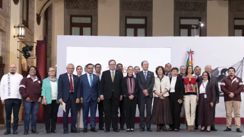 Presidenta presentó Comité de Científicos y Especialistas que analizarán la explotación de gas natural no convencional