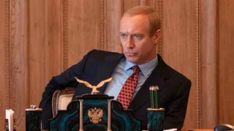 Estreno: 'El Mago del Kremlin' llega a Cines de México, una Inmersión en el Ascenso de Putin