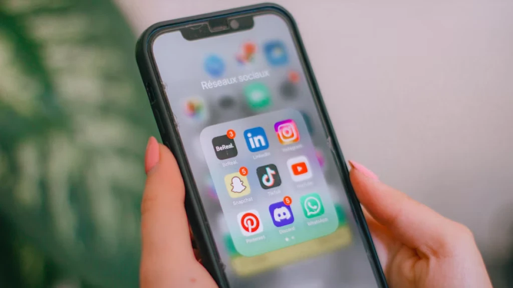 Europa Forja Frente Común para Restringir Redes Sociales a Menores: Cumbre Impulsa 'Mayoría Digital' y Plataformas Responsables