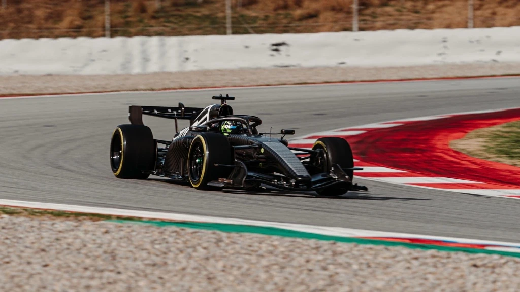 Fórmula 1 2026: La Regla 'AUDO' Revoluciona los Motores; ¿Un Impulso para Checo Pérez y Cadillac?