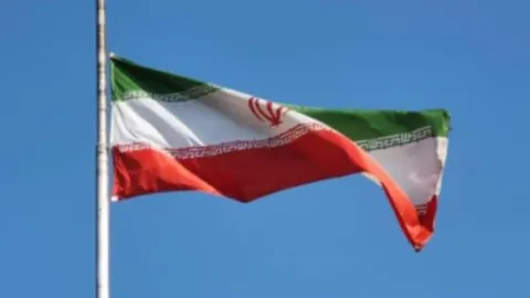 Irán Reabre Estratégico Estrecho de Ormuz: Tregua con EE. UU. y Negociaciones Marcan Futuro Regional