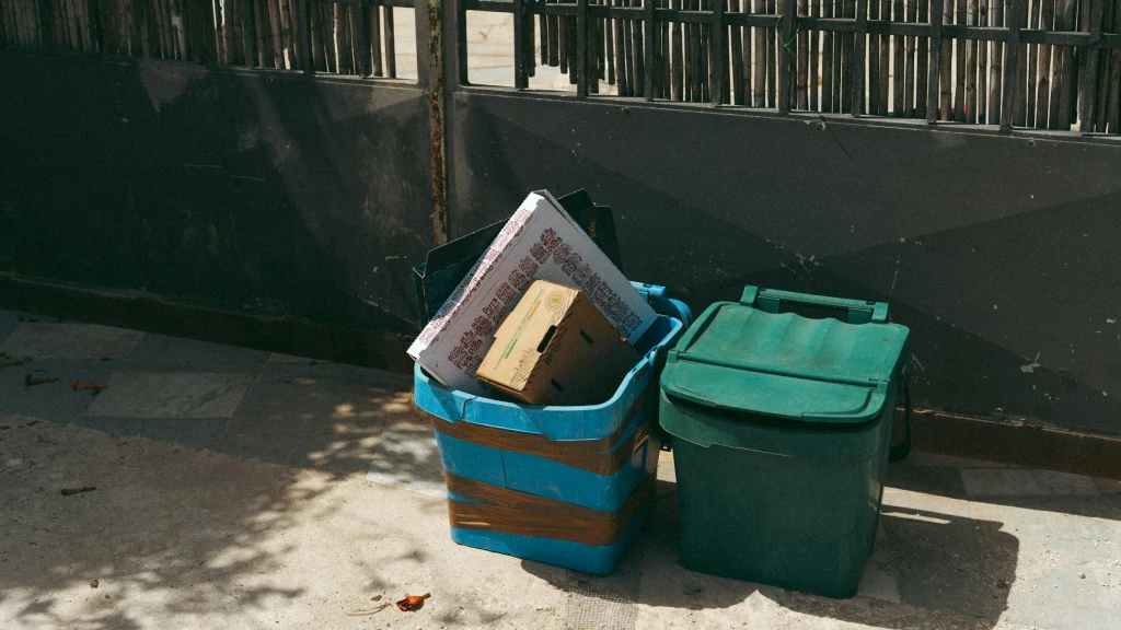 Tu Basura: La Puerta Abierta al Robo de Datos y el Riesgo para Tu Seguridad Doméstica
