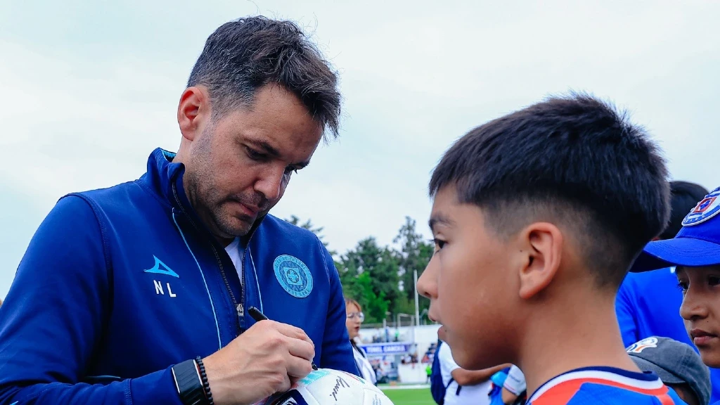 ¡Bombazo en La Máquina! Nicolás Larcamón Cesado como DT de Cruz Azul