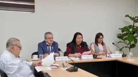 Analiza Comisión de Planeación iniciativa para capacitar a conductores del transporte público en prevención de la violencia