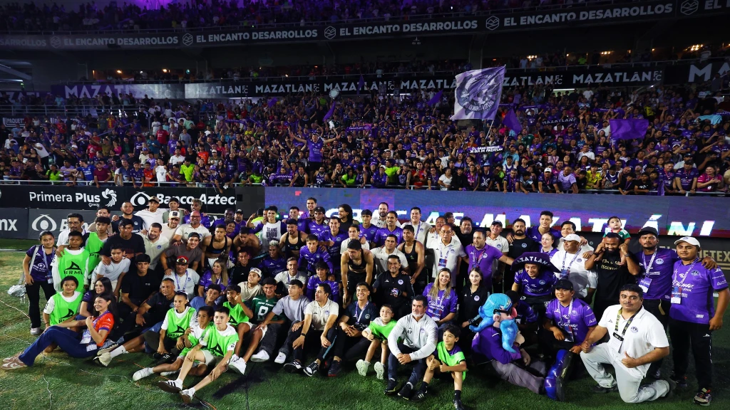 Emotiva Despedida de Mazatlán FC: Sergio Bueno Clama por Valoración de la Afición ante Salida de Liga MX