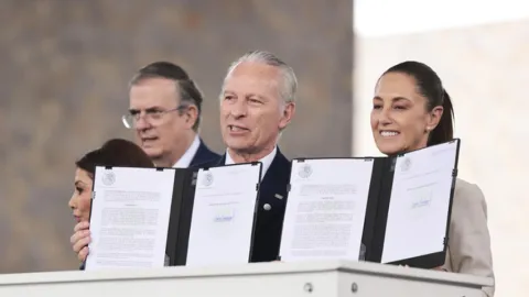 Presidenta Claudia Sheinbaum anuncia acciones para facilitar y dar certidumbre a la inversión