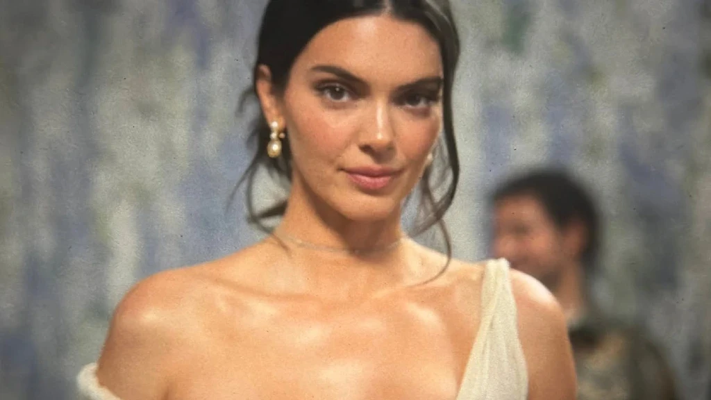 MET Gala 2026: Brillos, Plumas y Elegancia Definen la Alfombra Roja en Nueva York