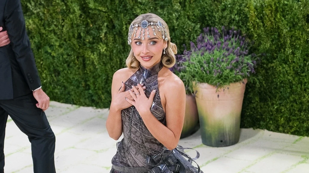 MET Gala 2026: Brillos, Plumas y Elegancia Definen la Alfombra Roja en Nueva York