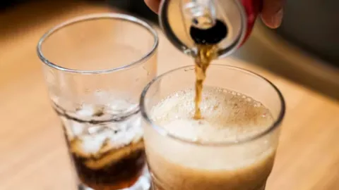 Profeco Advierte: Lista Negra de Refrescos con Exceso de Azúcar en México 2026