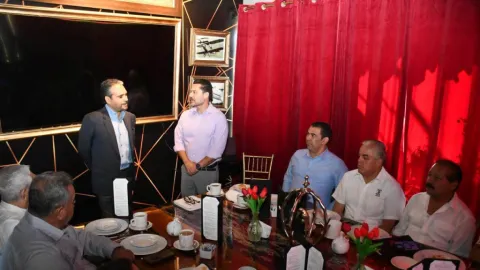 Sergio Mario Arredondo, Secretario Académico de la Universidad, sostiene encuentro con Colegio de Profesionistas en Mazatlán