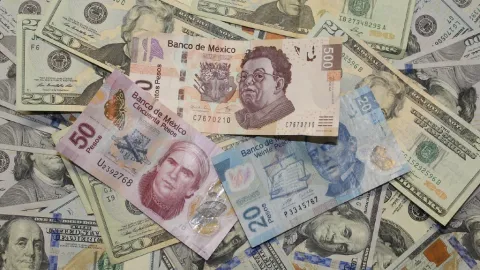 Dólar en México: Peso Mantiene Racha Fuerte Bajo 17.30 Pesos Este 6 de Mayo