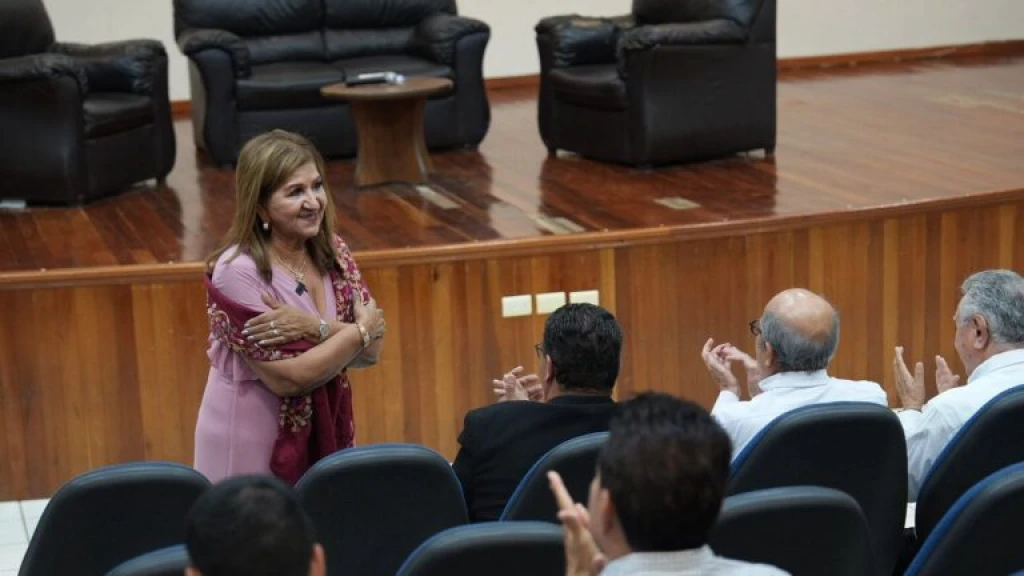 Diputada Tere Guerra destaca evolución del derecho laboral en México, durante la presentación del libro Derecho Procesal del Trabajo, del doctor Saúl Lara Espinoza
