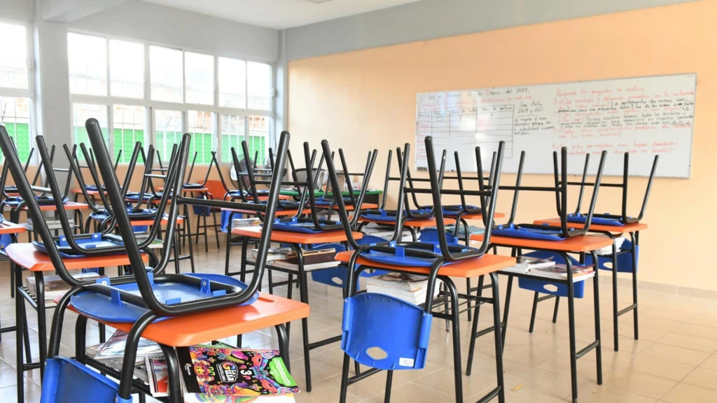 Calendario Escolar 2025-2026: La Decisión de la SEP Desata Rechazo de Padres y Gobiernos Estatales Ante Mundial y Altas Temperaturas